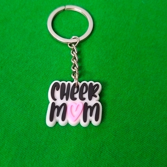 "Cheer Mom" Keychain - Picture 2 of 2